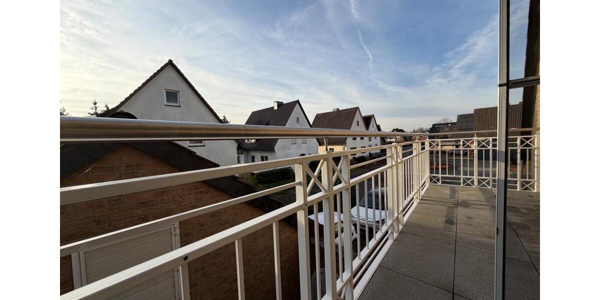 GT SW: Helle 3-Zimmer-Wohnung mit Balkon, neuem Bad & Stellplatz 3 zimmer