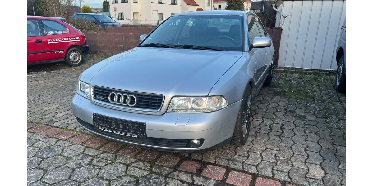 Audi A4 222.000 km 3.500 &euro; Löhne 32584