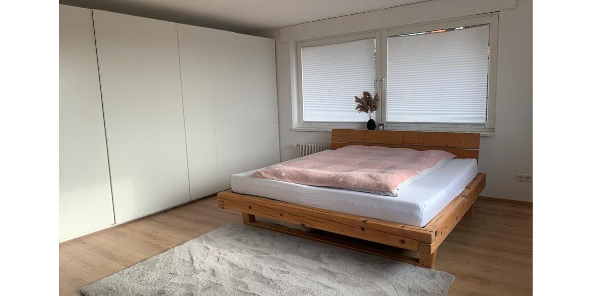 Erdgeschoßwohnung Halle - 3.5 Zimmer, 176 m&sup2;, 1.496&euro; | Angebot:25759255