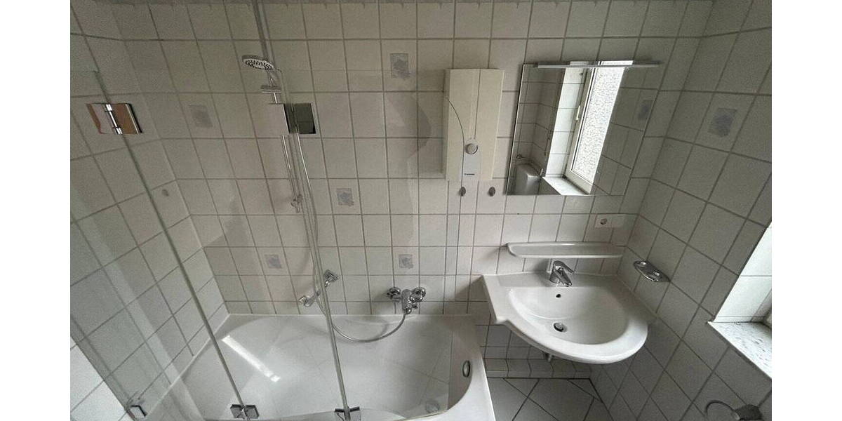 Etagenwohnung Bielefeld Brake - 4 Zimmer, 105 m&sup2;, 850&euro; | Angebot:26164115