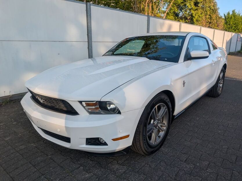 Ford Mustang 121.242 km 14.999 € Detmold 32758
