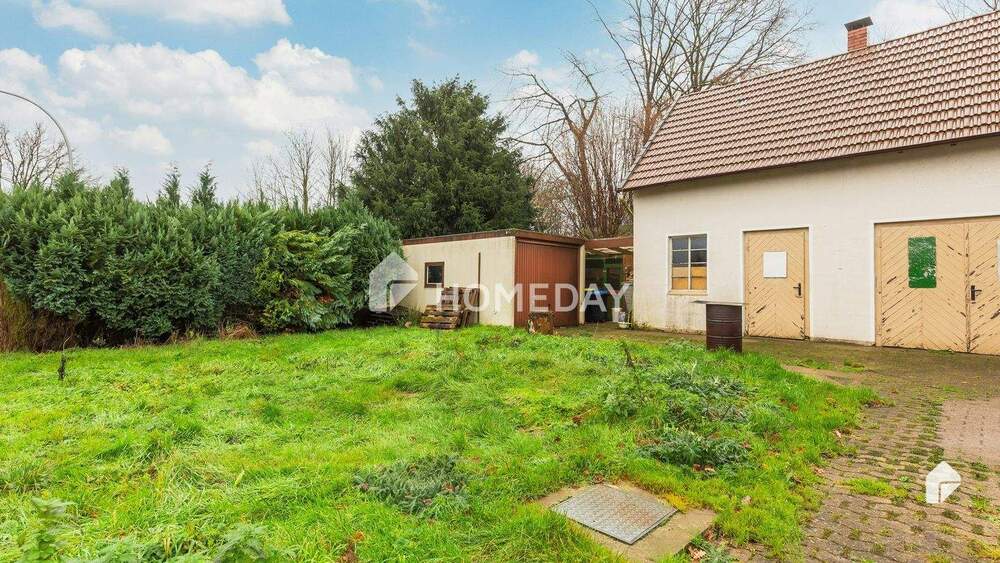 Charmantes Zweifamilienhaus mit großem Grundstück in ruhiger Lage 7 zimmer