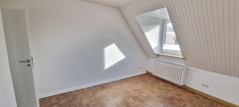 Dachgeschoßwohnung Bielefeld Brackwede - 3 Zimmer, 75 m&sup2;, 600&euro; | Angebot:26337245