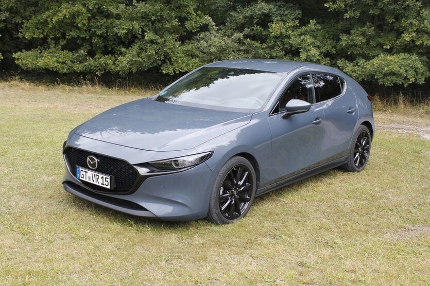 Mazda 3 82.000 km 17.290 € Steinhagen 33803