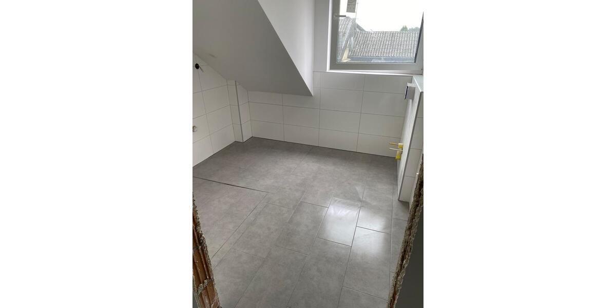 Dachgeschoßwohnung Hövelhof - 3 Zimmer, 70 m&sup2;, 956&euro; | Angebot:25353932