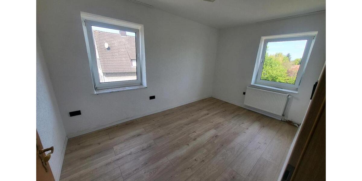 Etagenwohnung Lage - 4 Zimmer, 83 m&sup2;, 750&euro; | Angebot:26415552