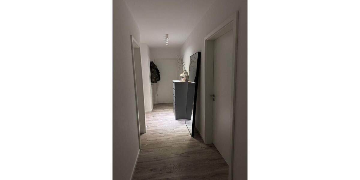 helle drei-Zimmer-Wohnung mit Balkon, Keller und Tiefgaragenstellplatz 3 zimmer