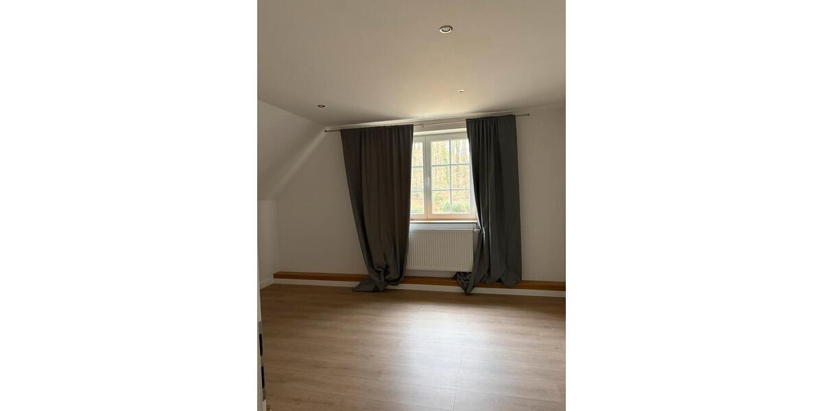 Dachgeschoßwohnung Vlotho - 3 Zimmer, 110 m&sup2;, 900&euro; | Angebot:25654674