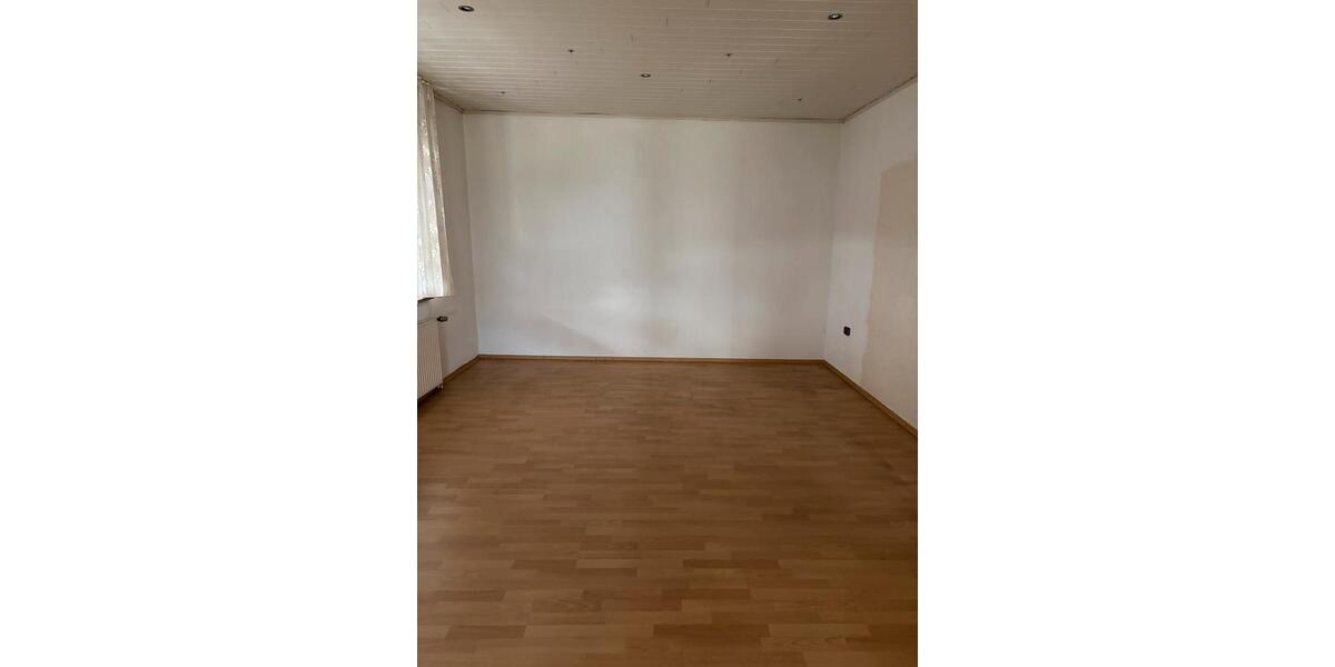 Einfamilienhaus Bünde - 7 Zimmer, 150 m&sup2;, 275.000&euro; | Angebot:27003178