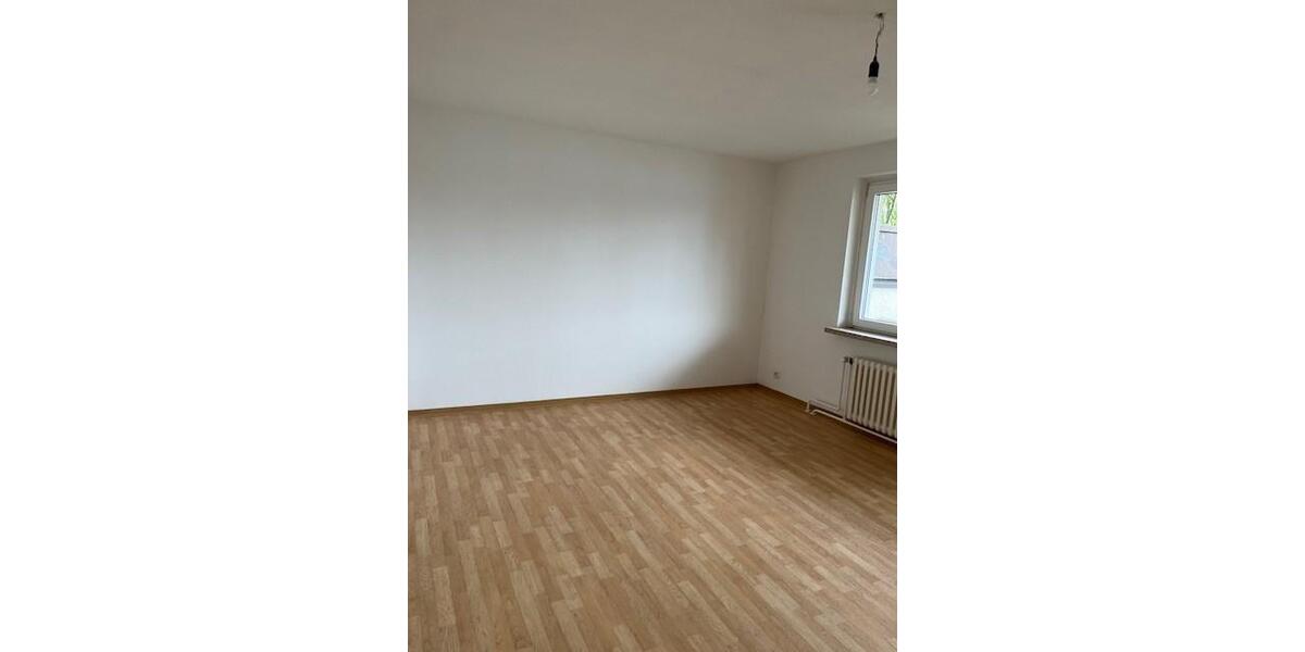 ~FRISCH RENOVIERT~Helle 3-Zimmerwohnung mit Balkon** 3 zimmer