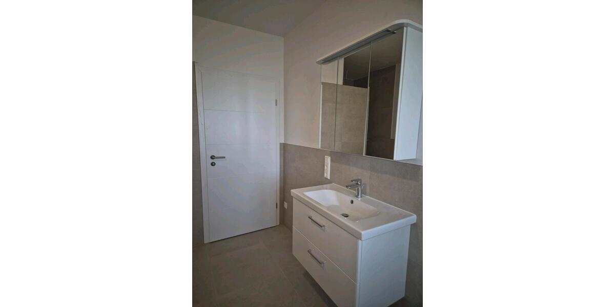 Etagenwohnung Halle - 4 Zimmer, 133 m&sup2;, 1.500&euro; | Angebot:25551501