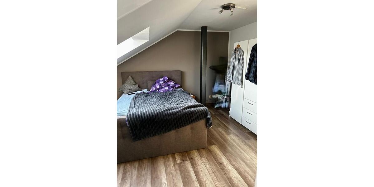 Dachgeschoßwohnung Detmold Hakedahl - 2.5 Zimmer, 75 m&sup2;, 189.000&euro; | Angebot:27038008