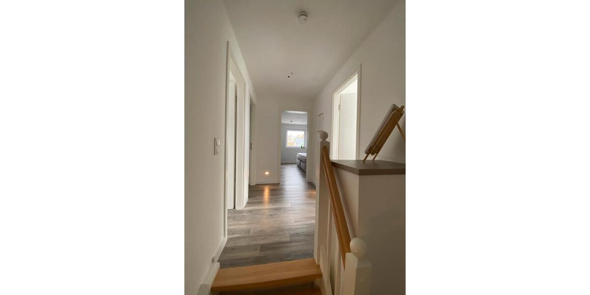 Doppelhaushälfte Lage - 5 Zimmer, 111 m&sup2;, 1.650&euro; | Angebot:26401134