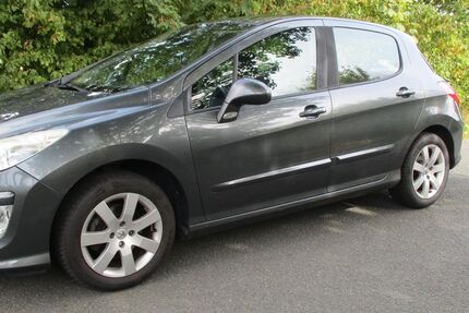 Peugeot 308 176.450 km 1.790 € Paderborn 33106