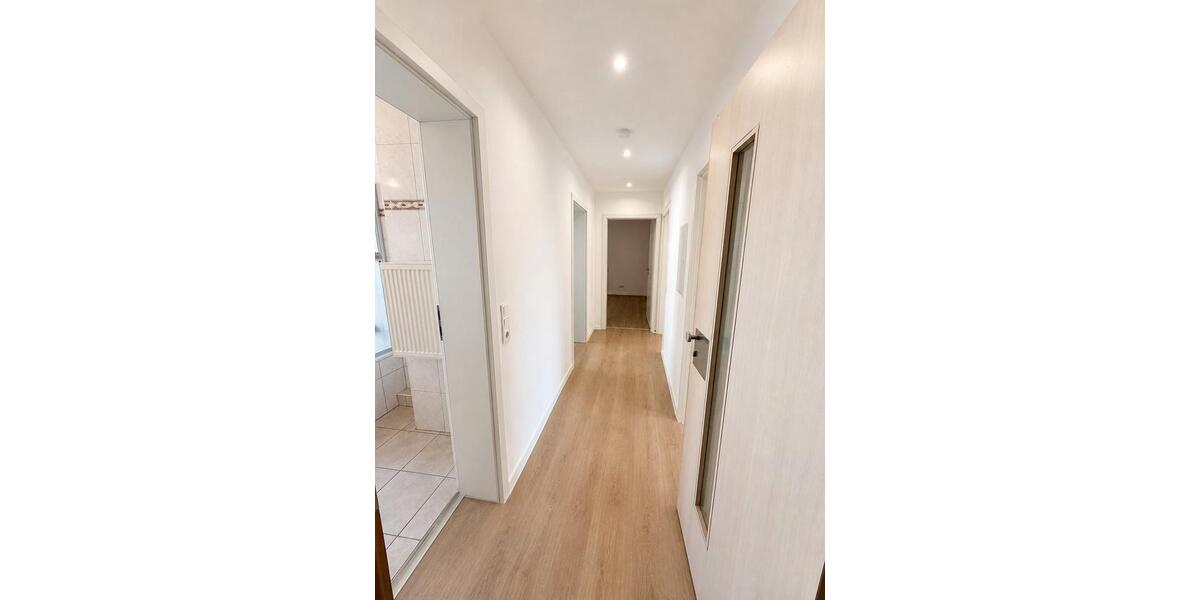 Etagenwohnung Detmold - 3.5 Zimmer, 103 m&sup2;, 1.000&euro; | Angebot:26415696