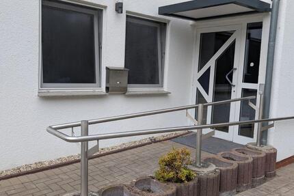 Große Mietwohnung, 1.OG in Büttendorf (Hüllhorst) mit Balkon und Fahrstuhl 3 zimmer