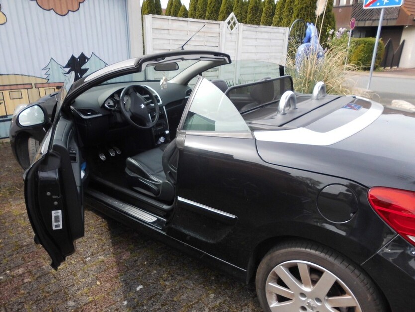 Peugeot 207 CC 71.400 km 5.700 € Paderborn 33104