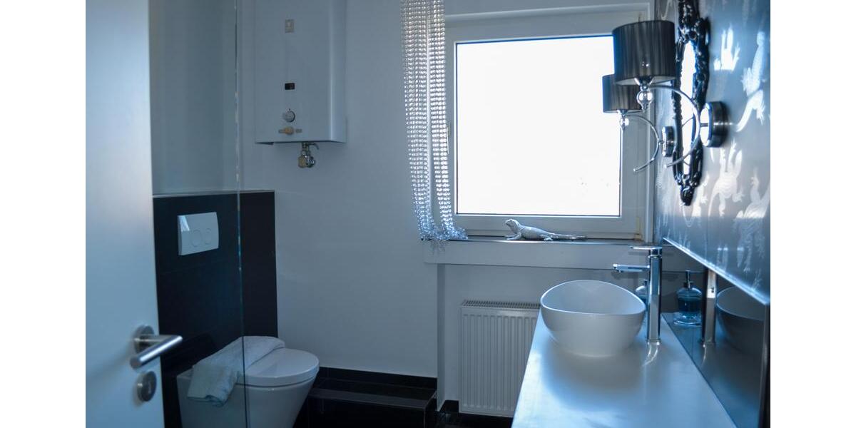 Helle Dachgeschosswohnung mit 88 m², Loggia & Parkplatz – Ihr neues Zuhause! 2.5 zimmer