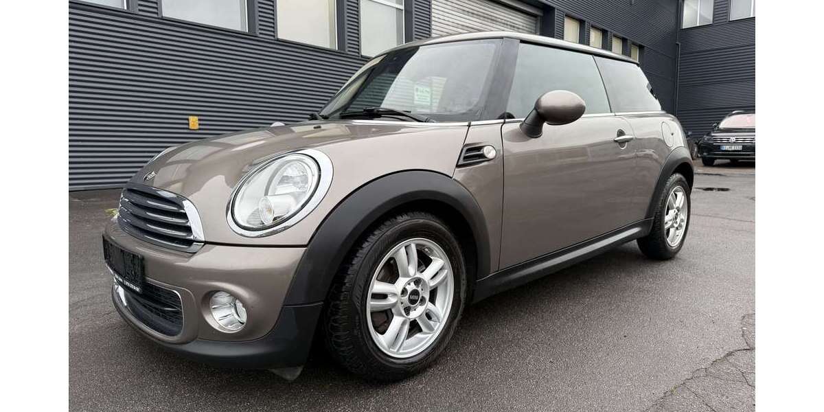 Mini One 176.500 km 6.900 &euro; Löhne 32584