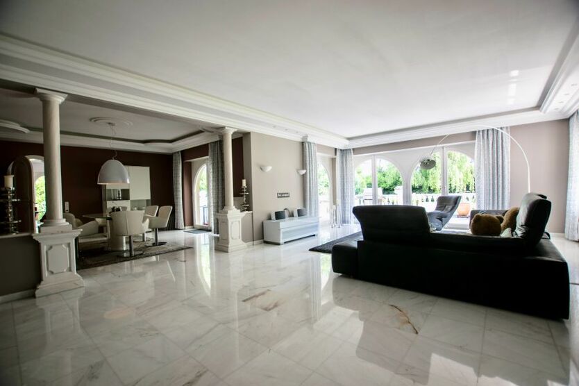 Provisionsfrei* Luxus-Villa mit einzigartigem diskretem parkähnlichem Anwesen von privat! 14 zimmer