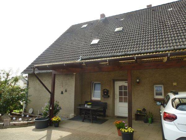 Renoierungsbedürftiges Wohnhaus mit großem Baugrundstück! zimmer