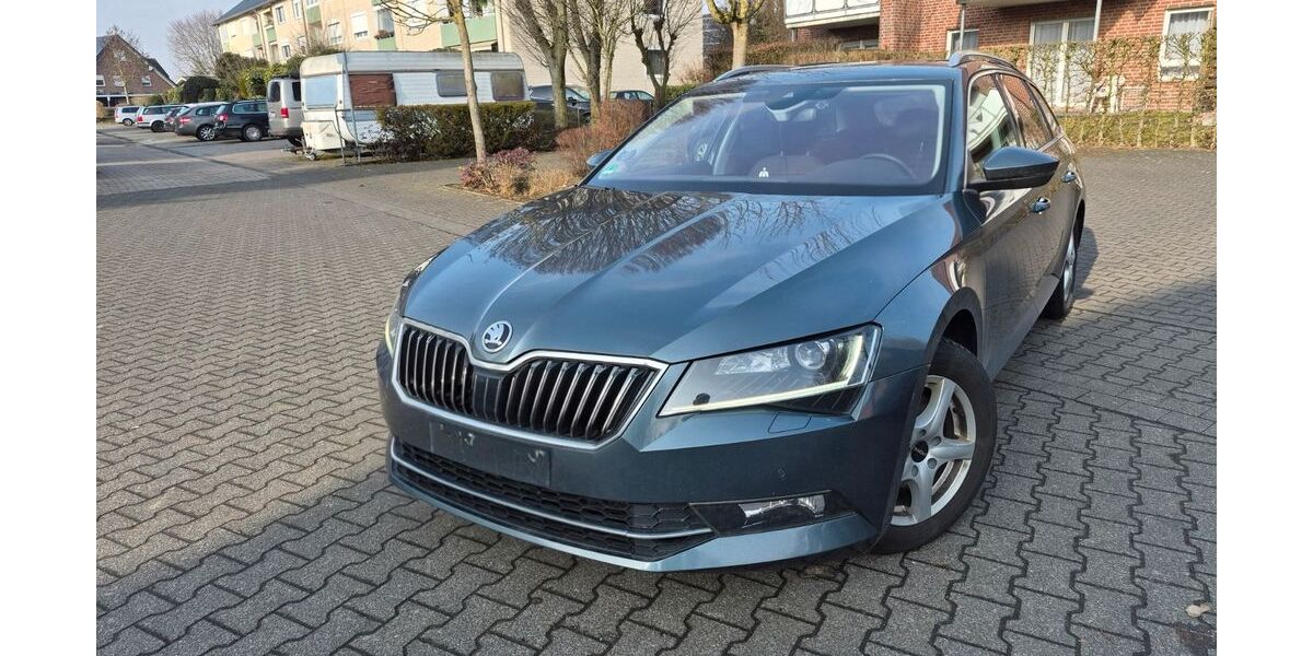 Skoda Superb 176.000 km 15.299 &euro; Rheda-Wiedenbrück 33378