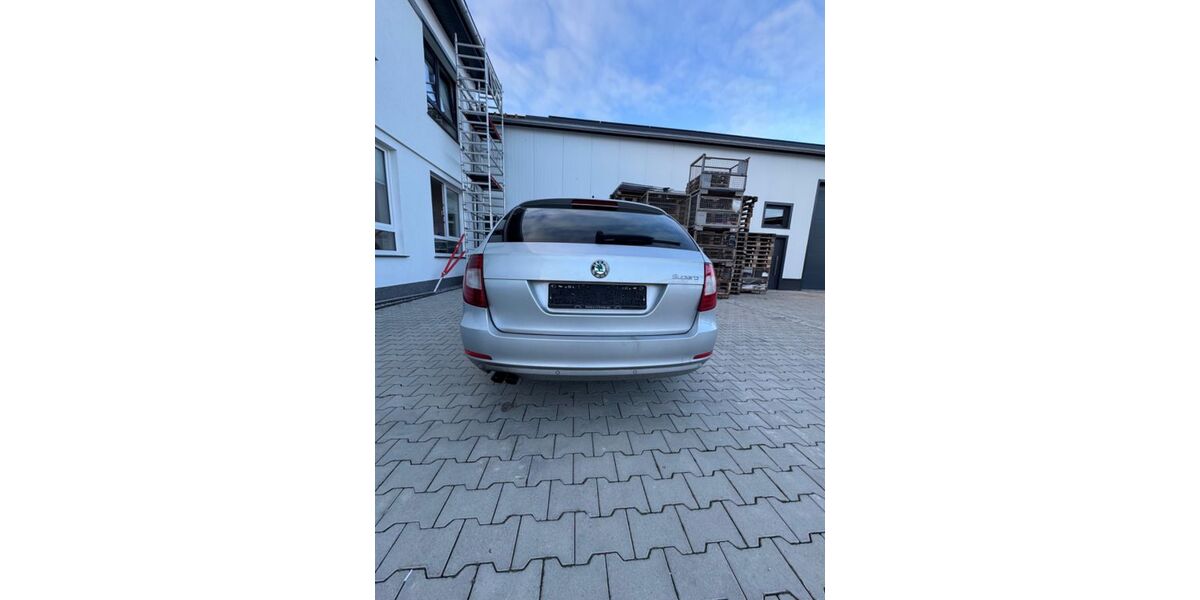 Skoda Superb 223.500 km 7.800 &euro; Leopoldshöhe 33818