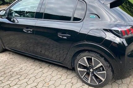 Peugeot 208 25.500 km 17.950 € Detmold 32760