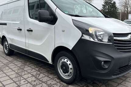 Opel Vivaro 98.000 km 12.399 € Paderborn 33104