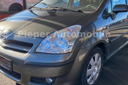 Toyota Corolla Verso 50.000 km 7.980 &euro; Oerlinghausen 33813