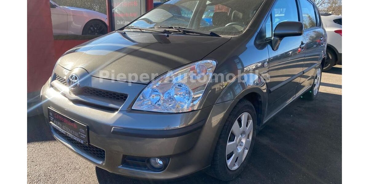 Toyota Corolla Verso 50.000 km 7.980 &euro; Oerlinghausen 33813