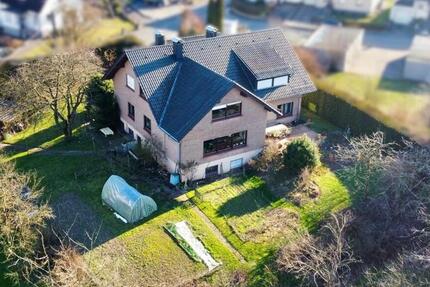 Wohnung Detmold Hakedahl - 4 Zimmer, 140 m&sup2;, 1.300&euro; | Angebot:25538769