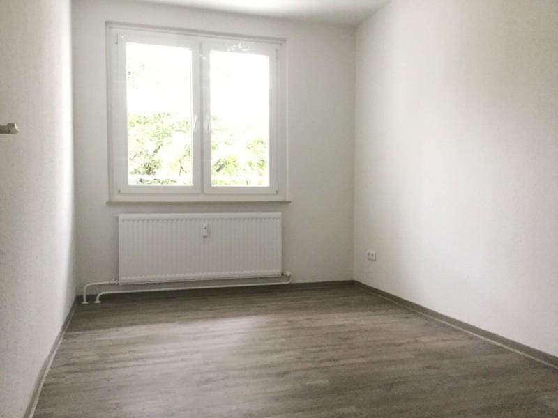 Renovierte 3-Zimmerwohnung mit Balkon zu vermieten. zimmer
