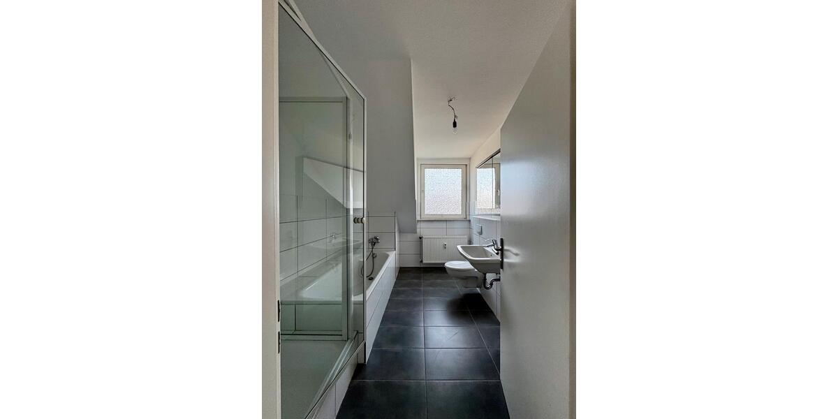 Dachgeschoßwohnung Bielefeld Schildesche - 4 Zimmer, 94 m&sup2;, 895&euro; | Angebot:25723694