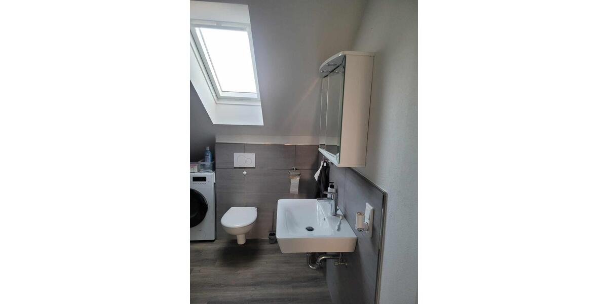 Dachgeschoßwohnung Bad Salzuflen - 2.5 Zimmer, 58 m&sup2;, 695&euro; | Angebot:25795074