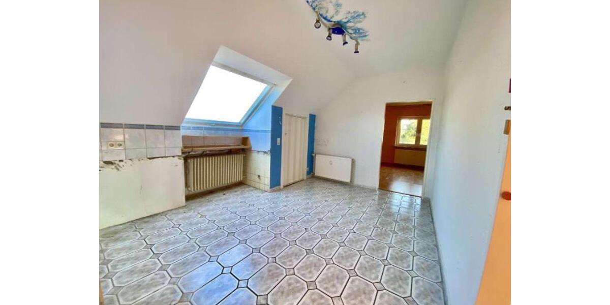 Dachgeschoßwohnung Halle - 3 Zimmer, 74 m&sup2;, 135.000&euro; | Angebot:24828250