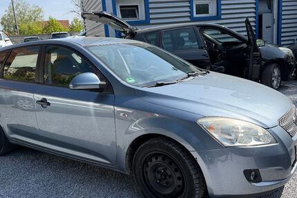 Kia ceed / Ceed 157.000 km 2.499 &euro; Detmold 32758