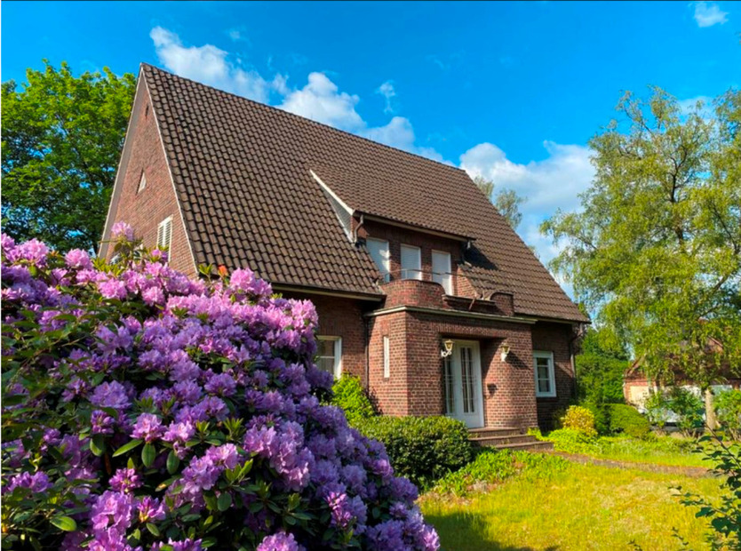 Stadtvilla in Gütersloh-Stadt mit 8 Zimmern, Garage und Garten!