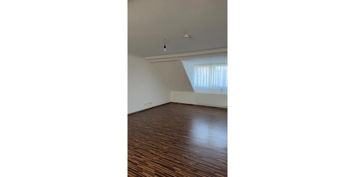 Dachgeschoßwohnung Gütersloh Kattenstroth - 4 Zimmer, 120 m&sup2;, 900&euro; | Angebot:25417285