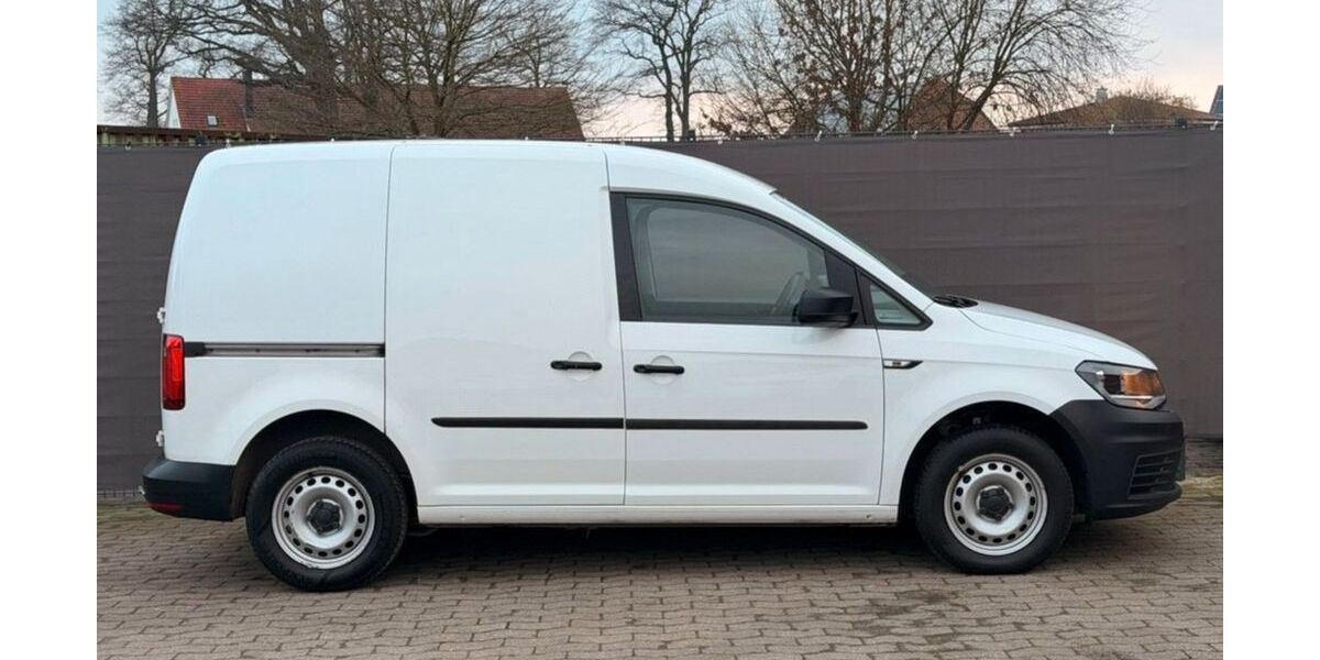 VW Caddy 153.000 km 7.999 &euro; Versmold 33775