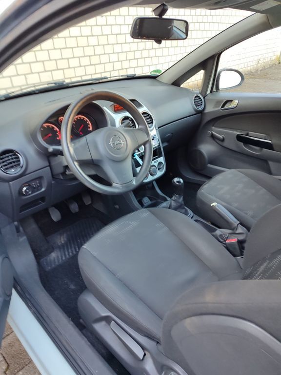 Opel Corsa 185.000 km 1.900 € Paderborn 33102