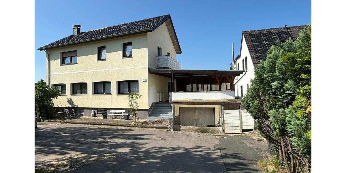 Zeitloses Zweifamilienhaus aus massiver Bauweise in Bad Salzufeln zimmer