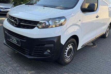 Opel Vivaro 53.600 km 17.499 € Paderborn 33100
