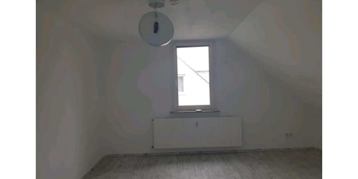 Dachgeschoßwohnung Bielefeld Jöllenbeck - 3 Zimmer, 60 m&sup2;, 630&euro; | Angebot:25612859