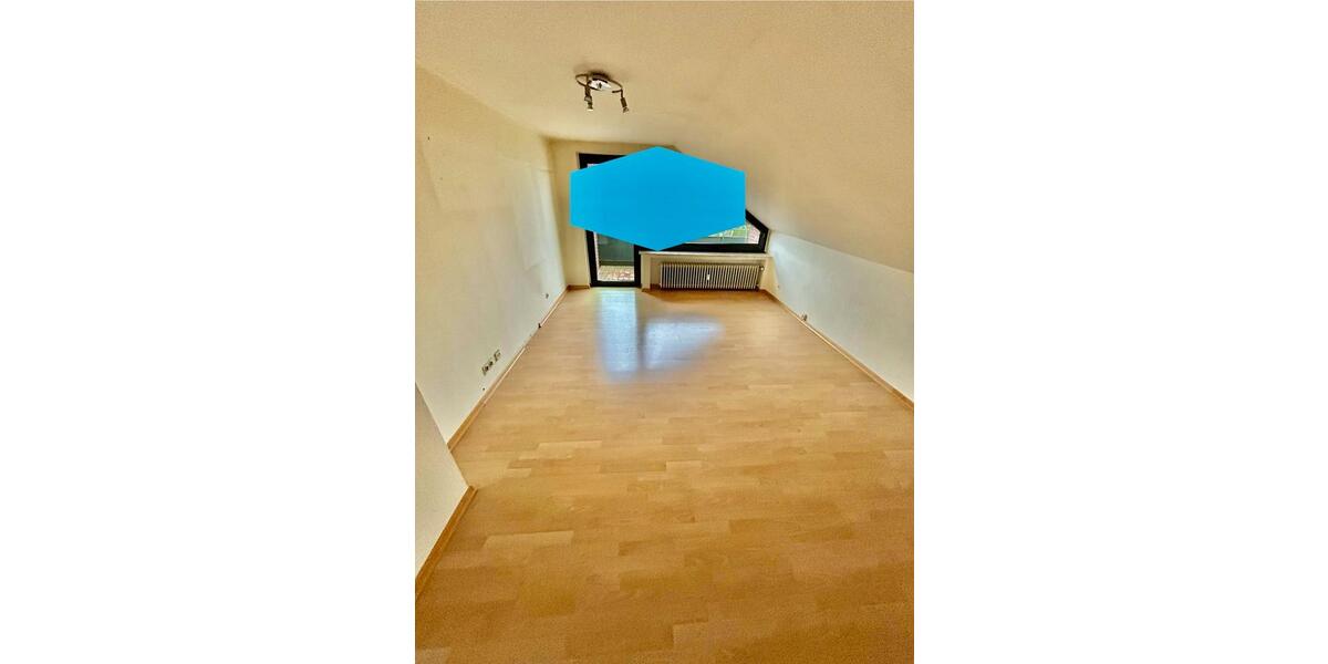 Dachgeschosswohnung im Zentrum 2 zimmer