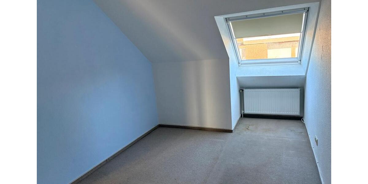 Dachgeschoßwohnung Lemgo - 2 Zimmer, 75 m&sup2;, 830&euro; | Angebot:25217926