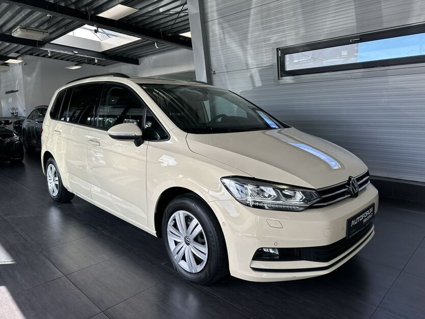 VW Touran 225.595 km 15.890 € Bielefeld 33647