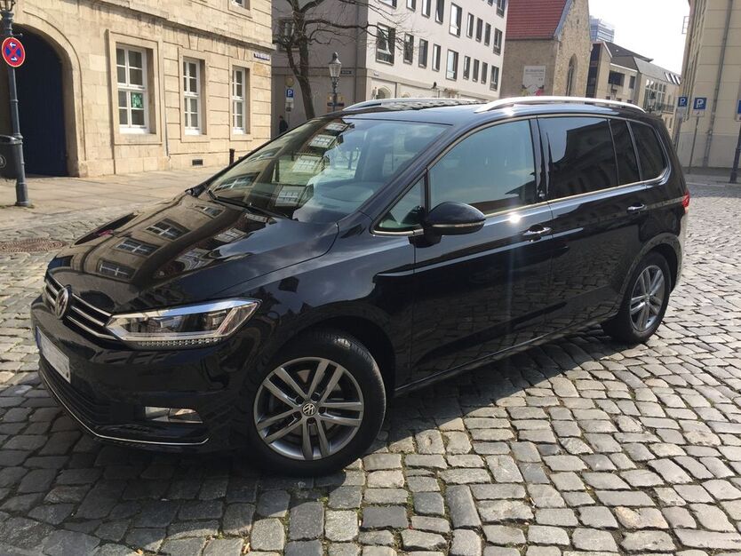 VW Touran 93.000 km 15.900 € Paderborn 33104