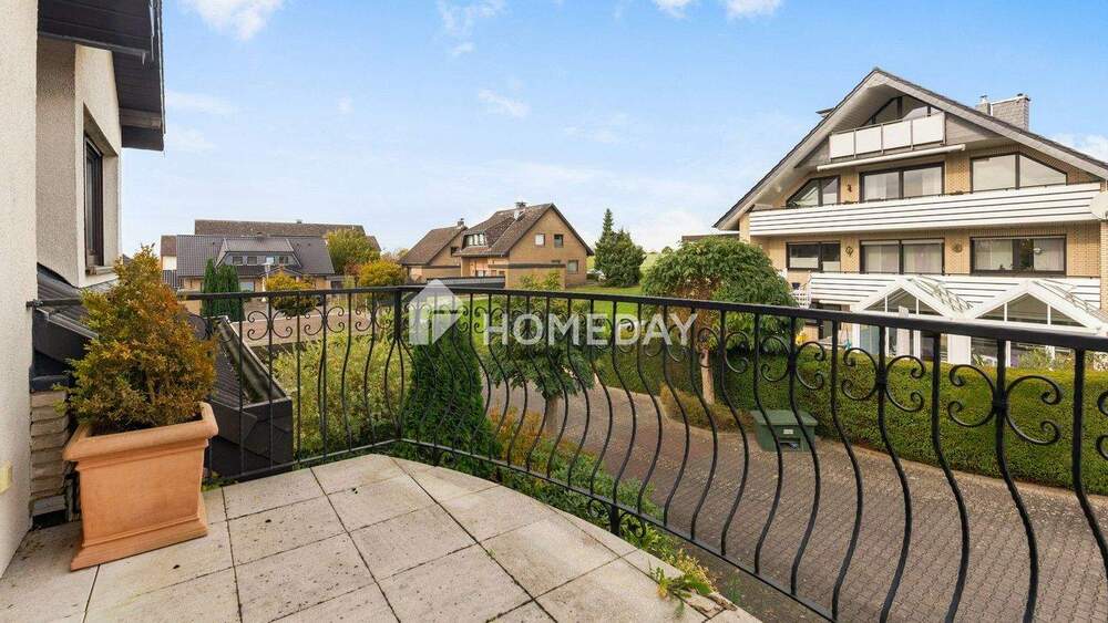 Familienfreundliches Einfamilienhaus mit großem Garten, Kamin und Doppelgarage 7 zimmer