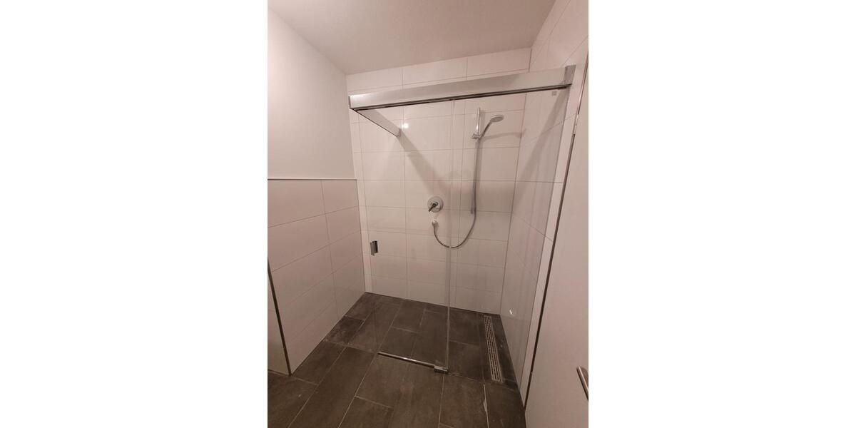 Hochparterre Lage - 3 Zimmer, 82 m&sup2;, 700&euro; | Angebot:25793377